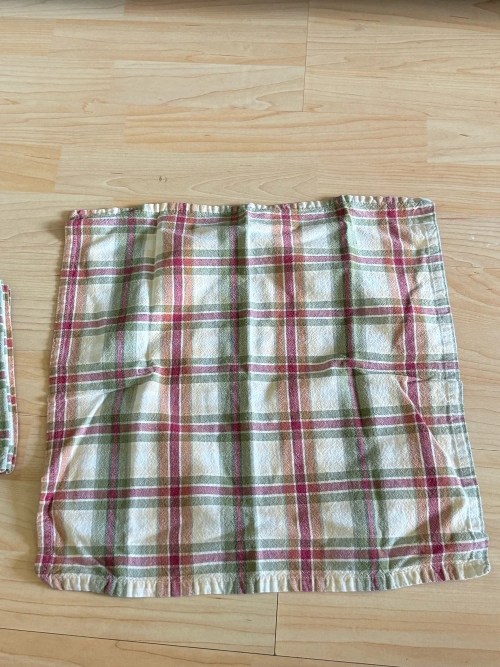 Plaid Cotton napkins in Green and Red - Set of 8